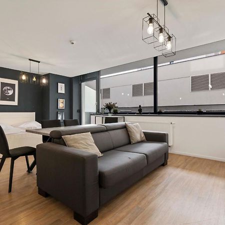 Lam Moon - Ac - Terrace Apartment บราติสลาวา ภายนอก รูปภาพ