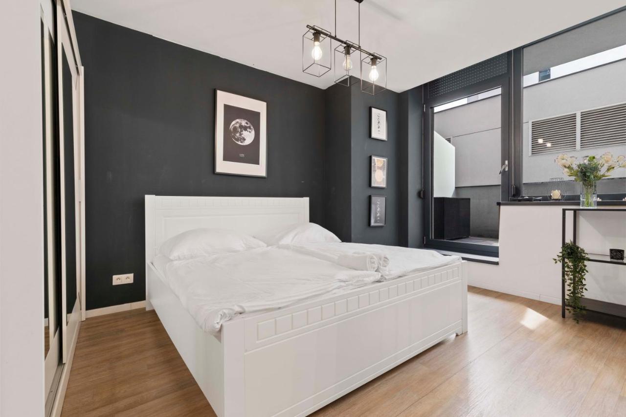 Lam Moon - Ac - Terrace Apartment บราติสลาวา ภายนอก รูปภาพ